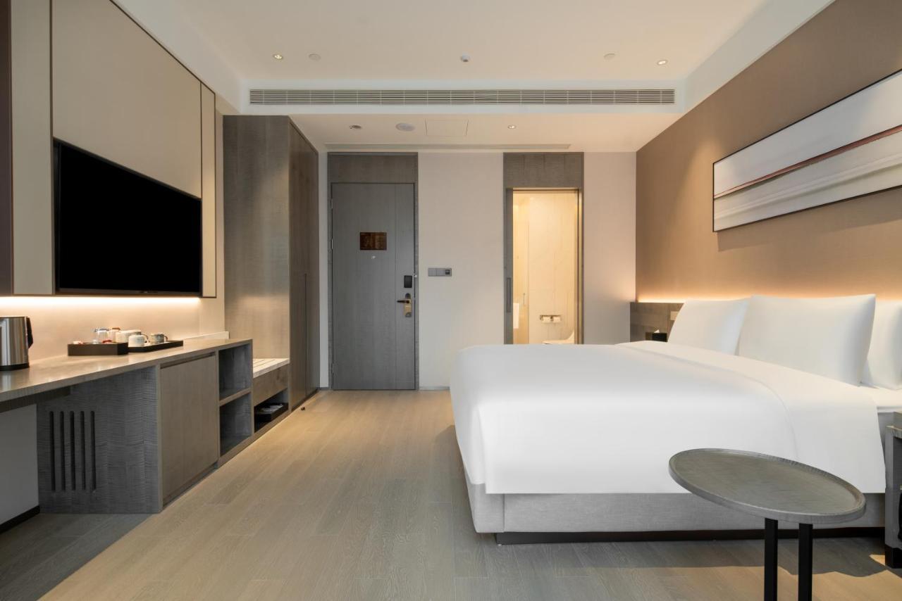 Hyatt Place Linyi People Square Bagian luar foto