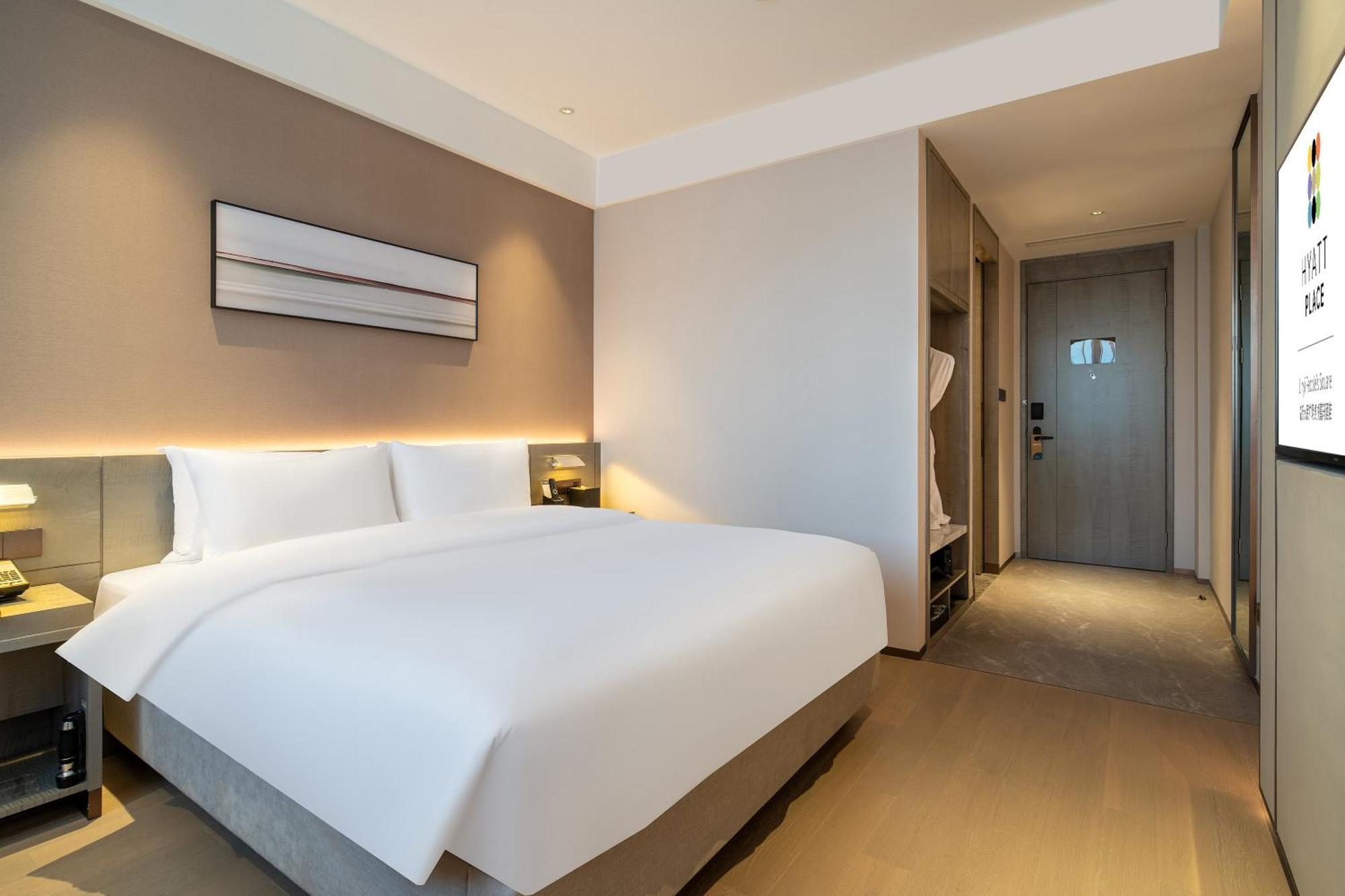 Hyatt Place Linyi People Square Bagian luar foto