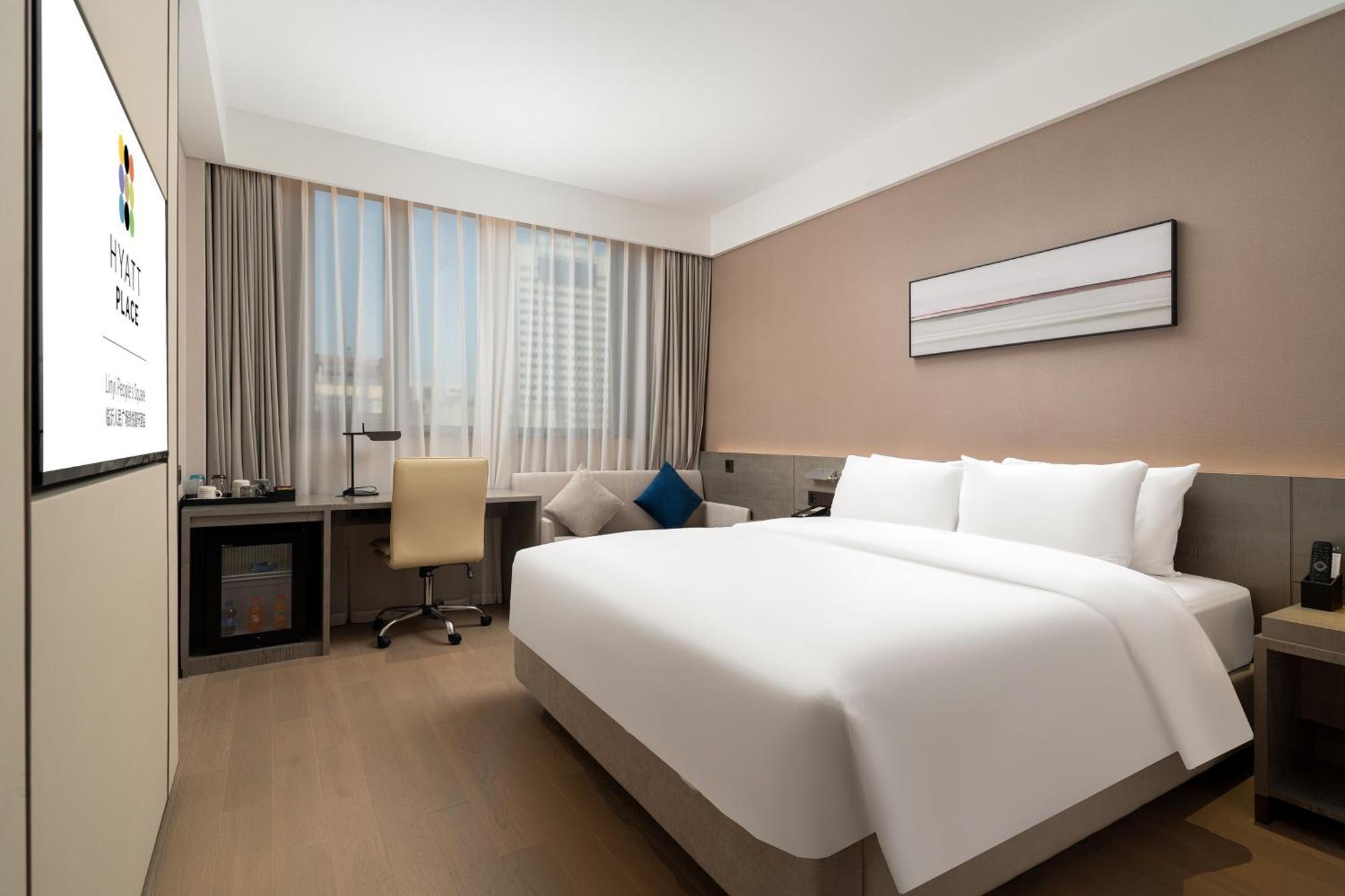 Hyatt Place Linyi People Square Bagian luar foto