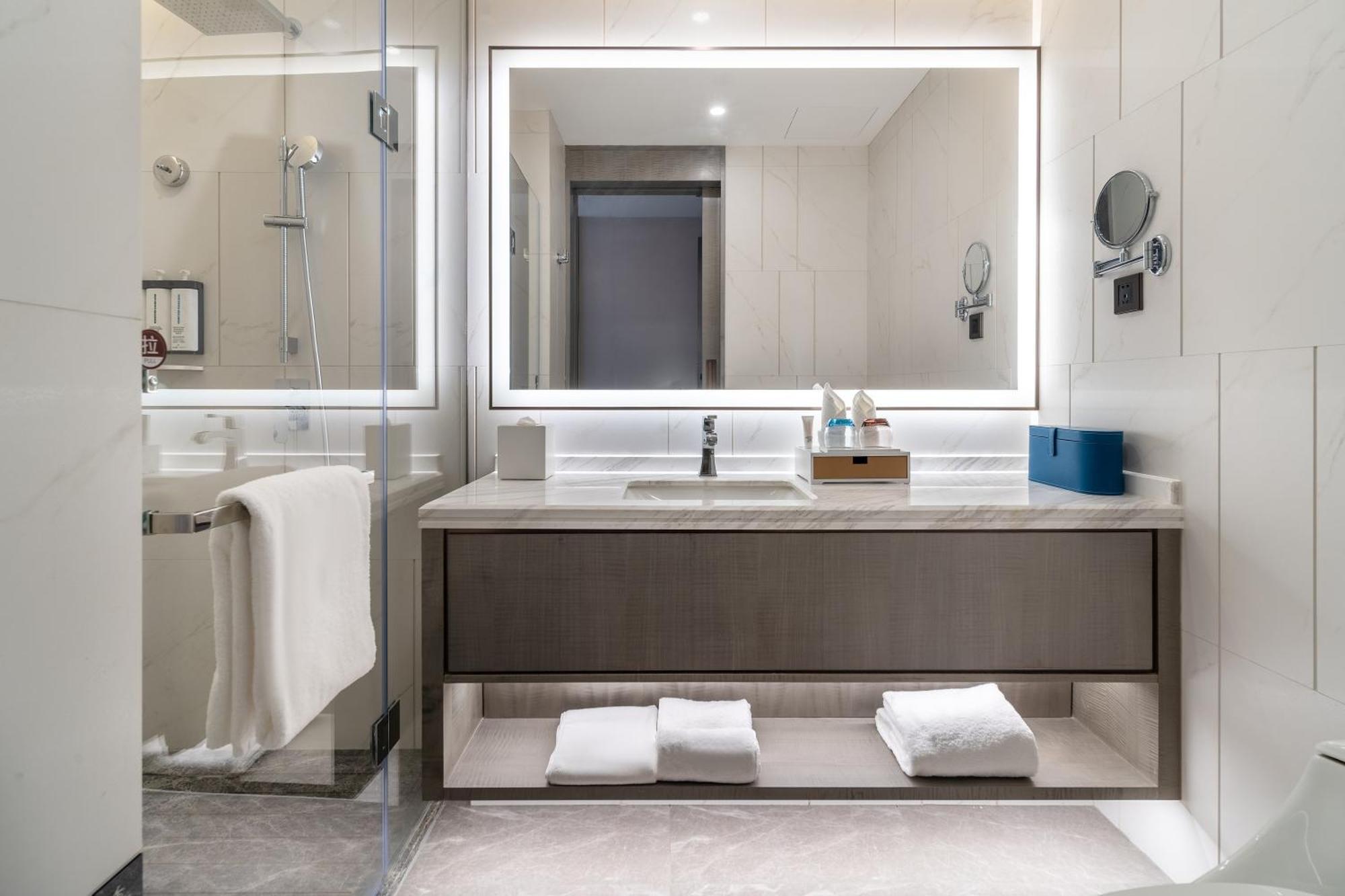 Hyatt Place Linyi People Square Bagian luar foto