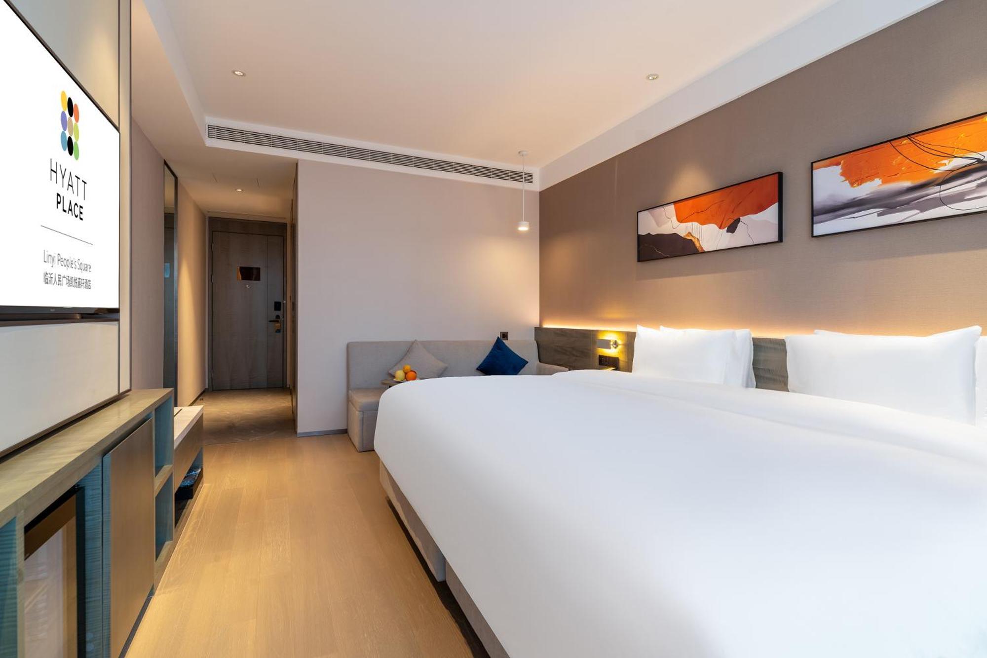 Hyatt Place Linyi People Square Bagian luar foto